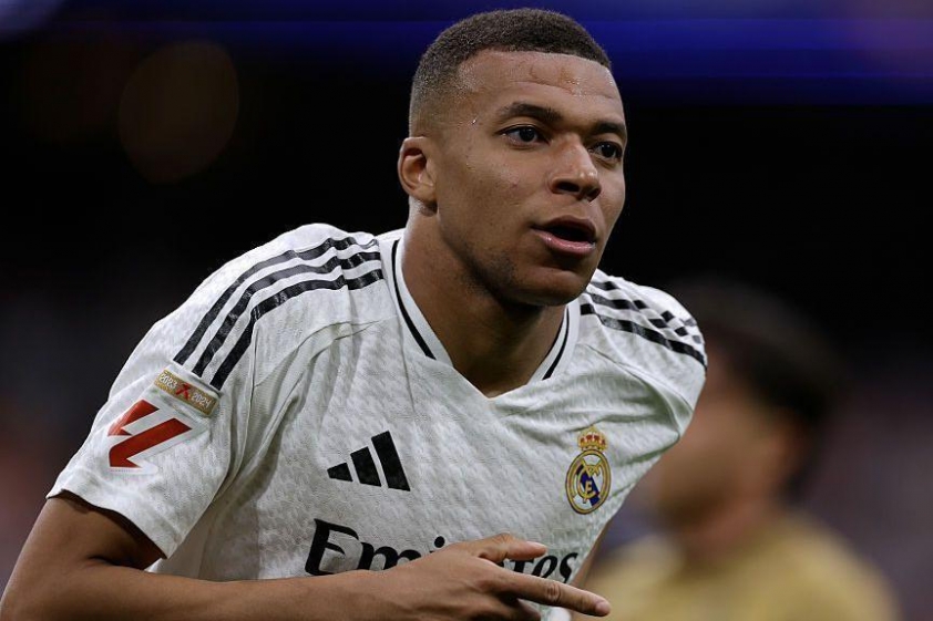 Mbappe gặp khó trong cuộc đua QBV năm nay
