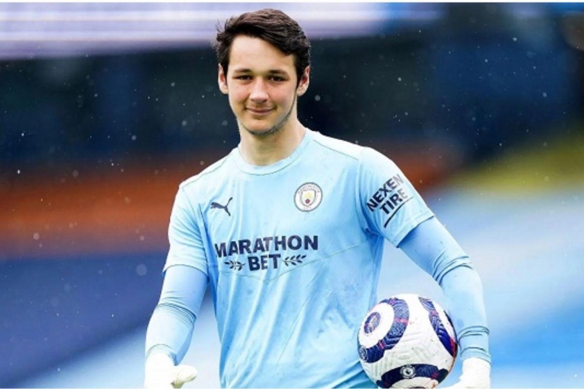 Chelsea tiếp tục “thu hoạch” từ lò đào tạo Man City.