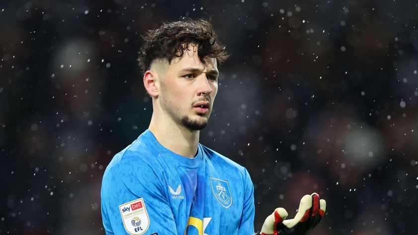 Newcastle nhắm tới thủ môn hàng đầu Championship với quyết tâm cao 5 James Trafford - thủ thành trẻ tài năng của Burnley
