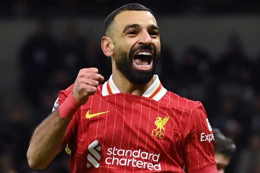 Gạt Salah, Liverpool chỉ rõ người xứng đáng giành Quả bóng vàng 6 Salah dẫn đầu cả danh sách ghi bàn và kiến tạo tại Ngoại hạng Anh 2024/25 (Ảnh: GOAL).