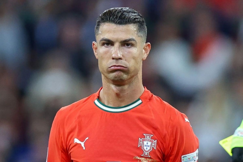 Benfica đã đe dọa sẽ từ chối cho Ronaldo và ĐTQG Bồ Đào Nha vào sân vận động của họ trong bối cảnh có nhiều khiếu nại về công tác trọng tài tại Bồ Đào Nha (Ảnh: The Sun).
