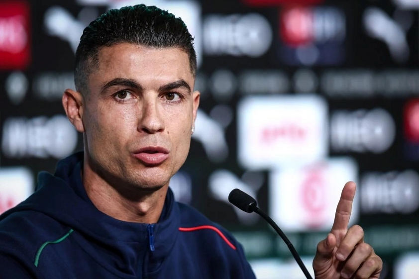 Ronaldo cho rằng không nên gây áp lực quá sớm lên Yamal. Nguồn: SportSport