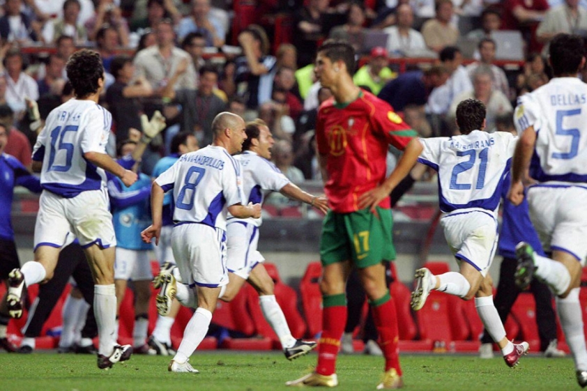 Bồ Đào Nha cùng Ronaldo thất bại tại chung kết EURO 2004 trước Hy Lạp (Ảnh: Sports Illustrated Vault).