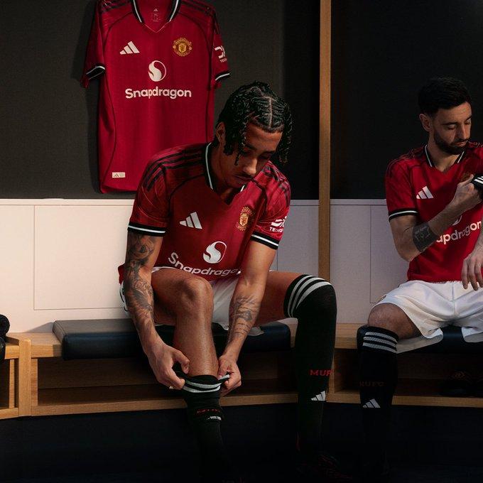 Các CĐV hy vọng MU sẽ lột xác ở mùa giải tới (Ảnh: MUFC)