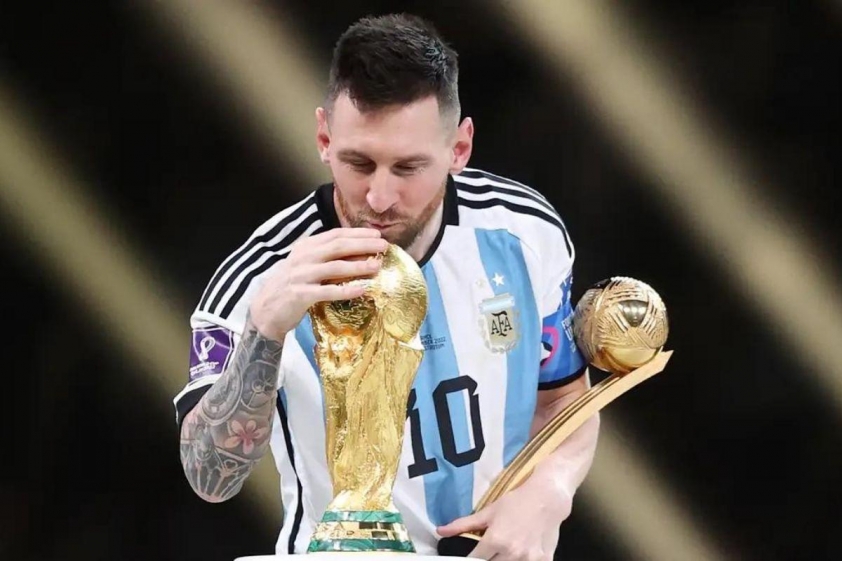 Messi là ứng viên hàng đầu cho danh hiệu Siêu Quả bóng vàng.