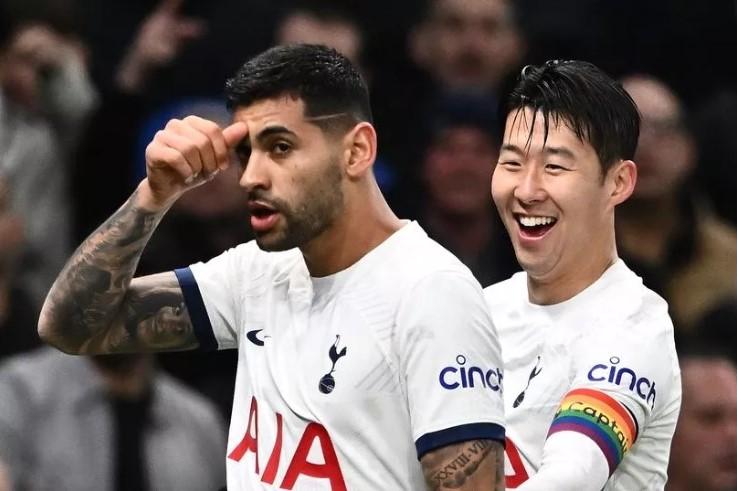 Son và Romero đứng trước tương lai bất định (Ảnh: Football London)