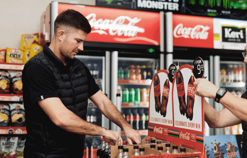 Đội bóng nghiệp dư đối đầu những gã khổng lồ ở FIFA Club World Cup 6 Bóng đá không phải là nghề duy nhất của các cầu thủ ở đây. Ảnh: CNN