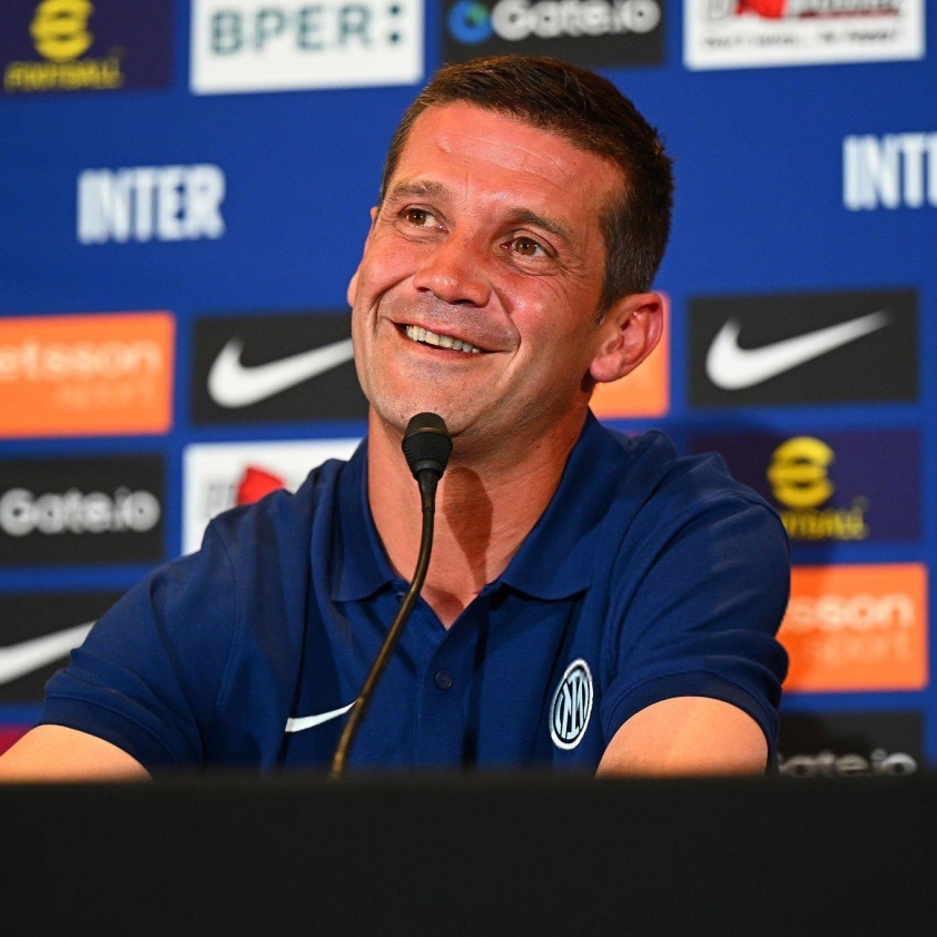 Chivu phát biểu ngày ra mắt Inter Milan (nguồn ảnh X)