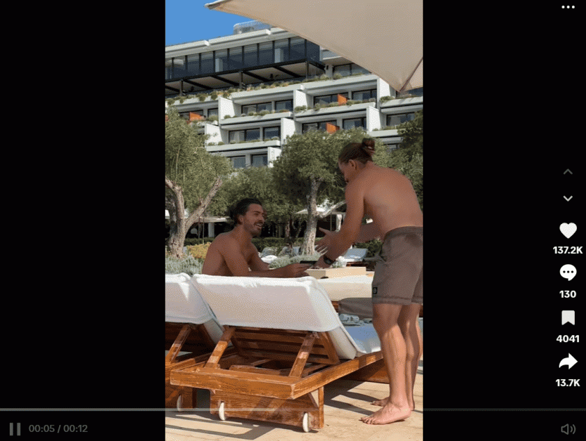 Video chơi khăm Jack Grealish đang thu hút cả triệu lượt xem
