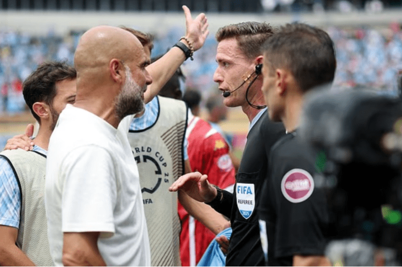 Pep phản ứng gay gắt với trọng tài. Ảnh: FIFA