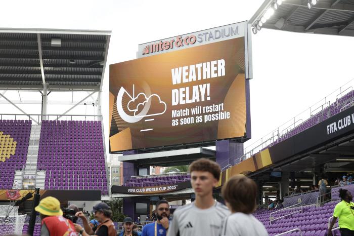 Thời tiết khắc nghiệt ảnh hưởng lớn đến tiến độ giải đấu (Ảnh: ESPN)