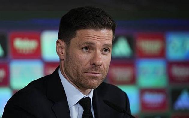 Xabi Alonso đối diện với bài toán lực lượng khó giải