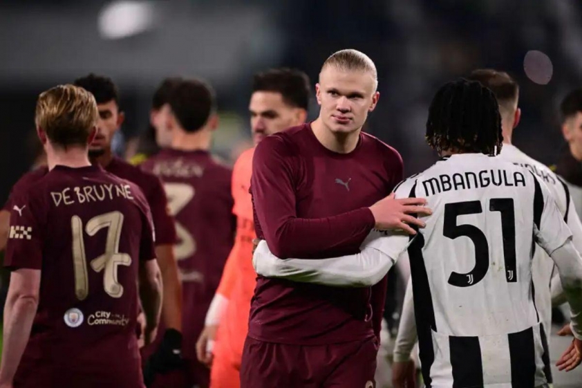 Juventus đang có lợi thế lớn trong cuộc đua giành ngôi đầu bảng nhờ hiệu số bàn thắng tốt hơn Man City (Ảnh: GOAL).