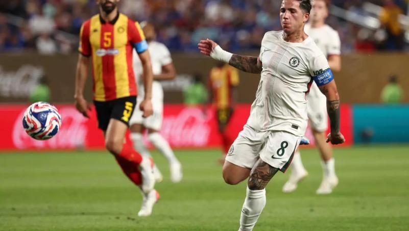 Enzo Fernandez tỏa sáng giúp Chelsea có vị trí nhất bảng