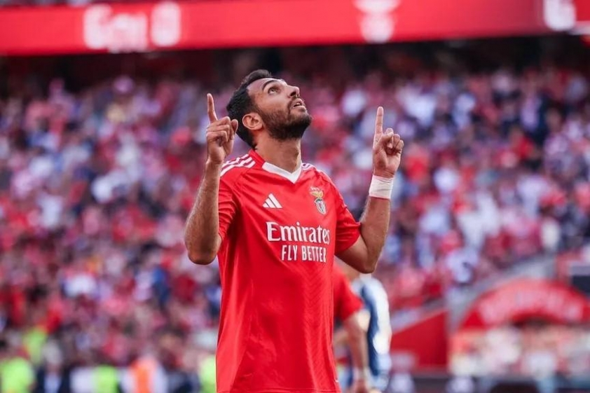 Chủ công Pavlidis hứa hẹn sẽ khuấy đảo hàng thủ The Blues (Ảnh: GOAL)