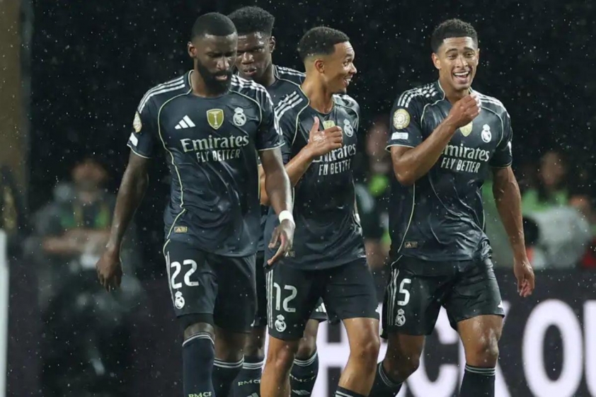 Real Madrid được cho là đang yêu cầu FIFA đưa ra giải pháp tổ chức tốt hơn để tránh tái diễn sự việc ở các vòng sau (Ảnh: GOAL).