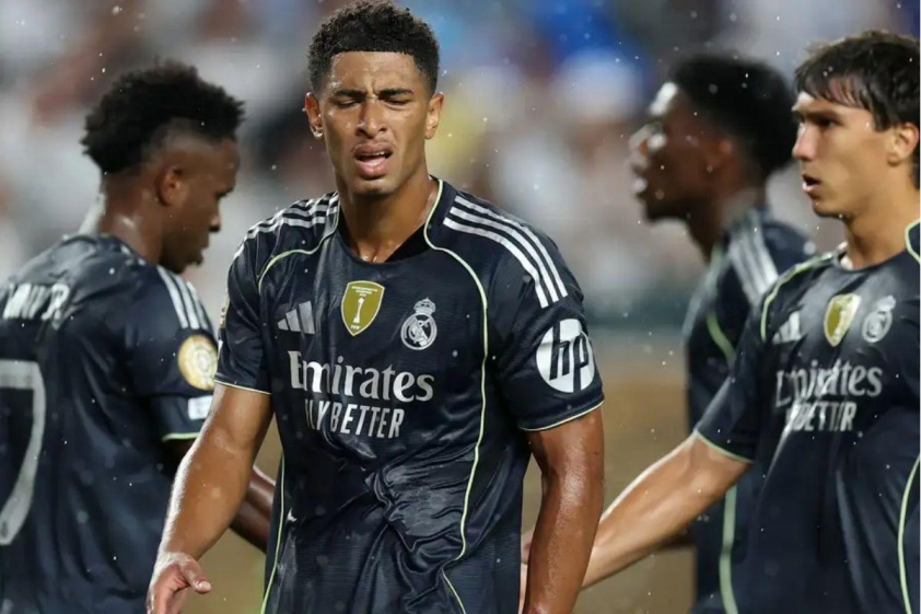 Các cầu thủ Real Madrid trở về khách sạn vào lúc 5 giờ sáng (Ảnh: GOAL).