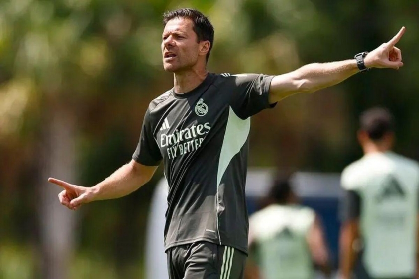 Tương lai của Real Madrid phụ thuộc vào cách Alonso hóa giải bài toán siêu sao (Ảnh: LANCE!).