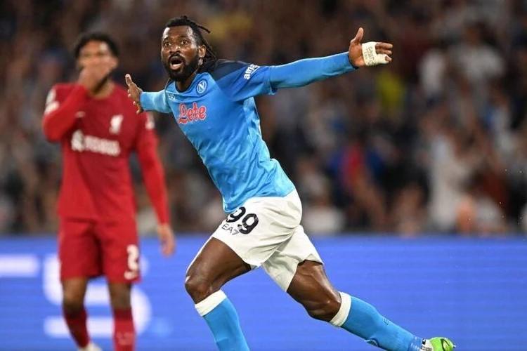 5 ngôi sao nổi bật có thể rời đội bóng miễn phí sau 30/6 9 Anguissa là trụ cột tuyến giữa của ĐKVĐ Serie A (Ảnh: TNT Sport)