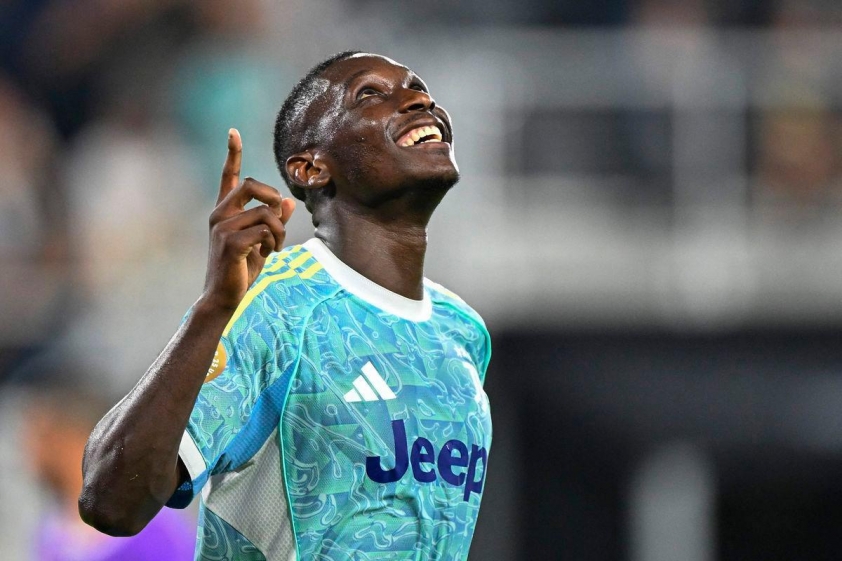 Khả năng hoạt động rộng của Kolo Muani sẽ gây nhiều khó khăn cho Real Madrid (Ảnh: The Sun)