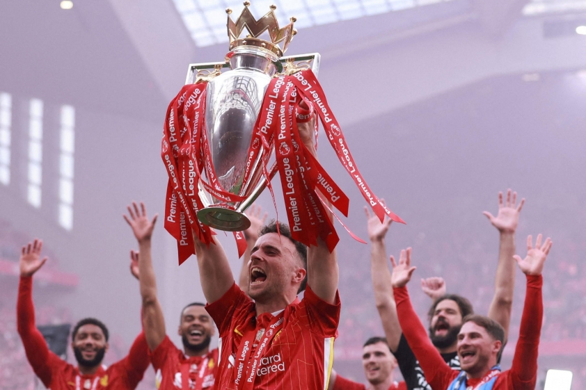 Jota rạng rỡ nâng cao danh hiệu Premier League lần thứ 20 của Liverpool (Ảnh: BBC)