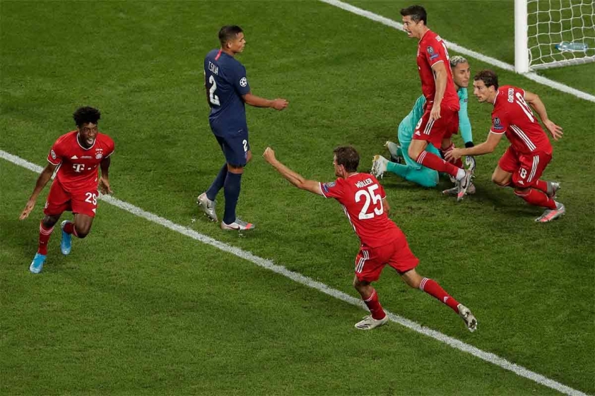 Kingsley Coman (số 29) ghi bàn ấn định chiến thắng 1-0 cho Bayern Munich tại chung kết UEFA Champions League 2019/20.