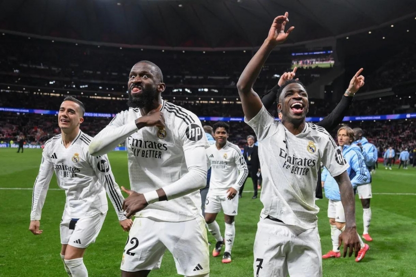 Hình ảnh các cầu thủ Real Madrid được cho là ăn mừng khiêu khích (Ảnh: UEFA)