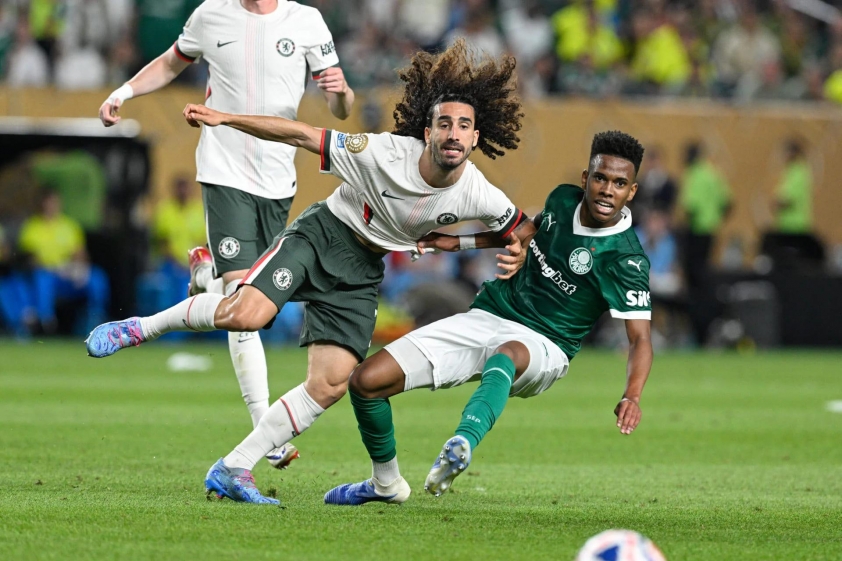 Cucurella đã phải rất vất vả khi đối đầu với những cầu thủ Nam Mỹ của Palmeiras (Ảnh: Chelsea Chronicle)
