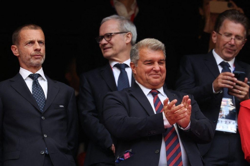 Chủ tịch Barcelona phải thương lượng để giảm mức phạt của UEFA (Ảnh: PIERRE-PHILIPPE MARCOU)