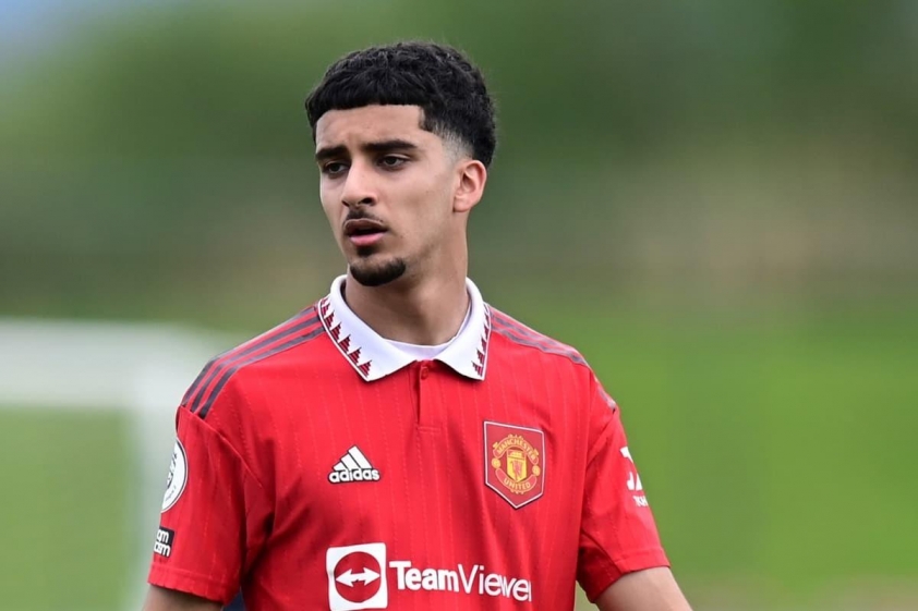 Zidane Iqbal đã bị Erik Ten Hag coi thường khi anh còn khoác áo Man United.