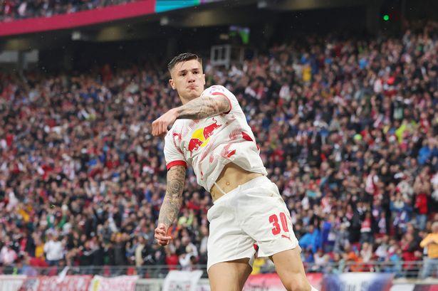 Arsenal đang muốn khởi động lại thương vụ Benjamin Sesko. Ảnh: CLB