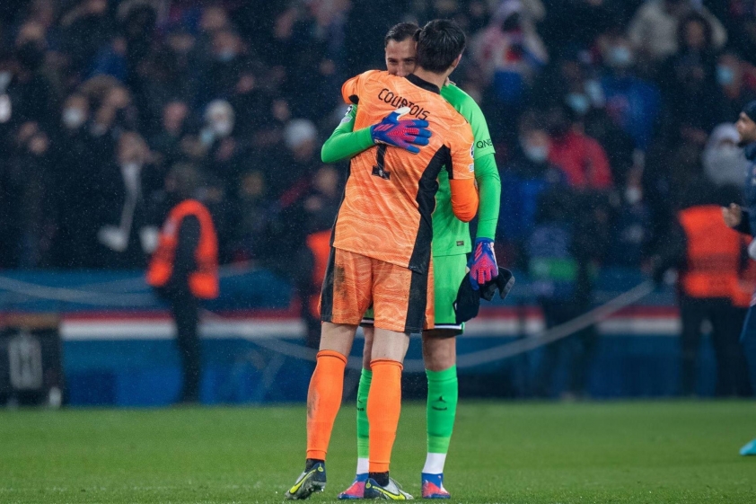 2 thủ thành hàng đầu thế giới hiện nay (Ảnh: UEFA)