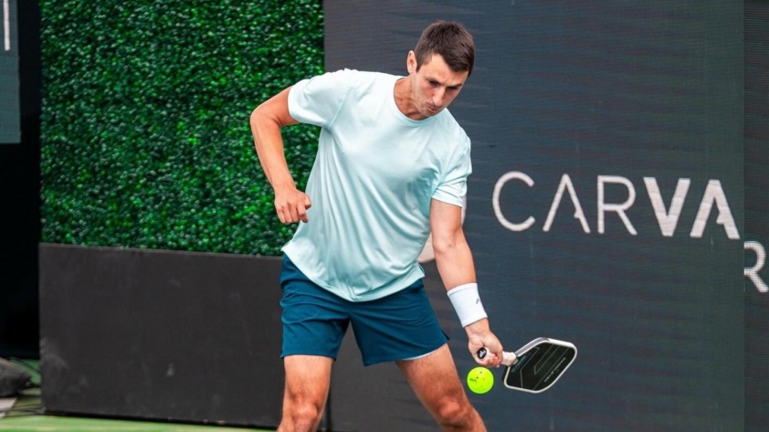 Cựu cầu thủ bóng đá và hiện đang là tay vợt pickleball chuyên nghiệp Ivan Jakovljevic.