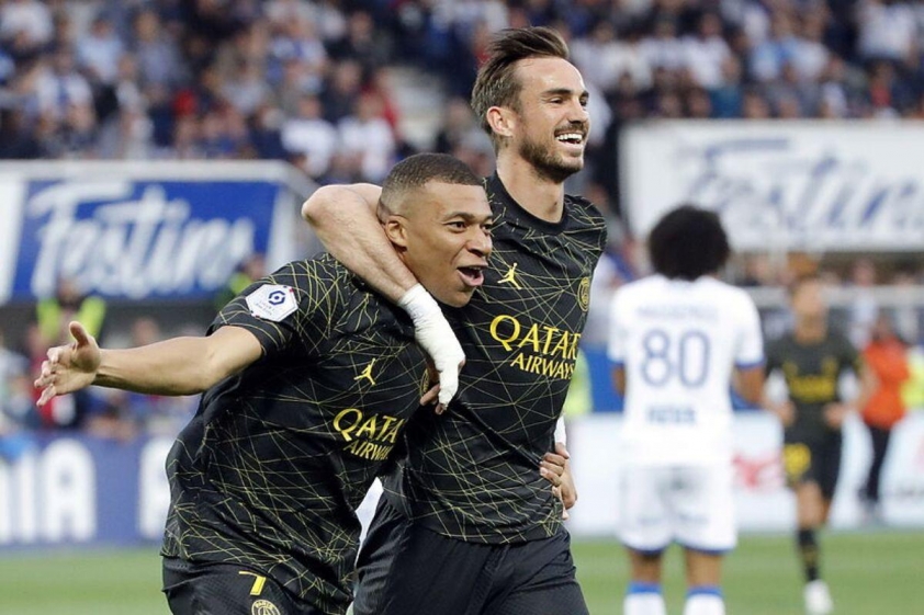 Mbappe từng là đồng đội của Fabian Ruiz tại PSG (Ảnh: MARCA).