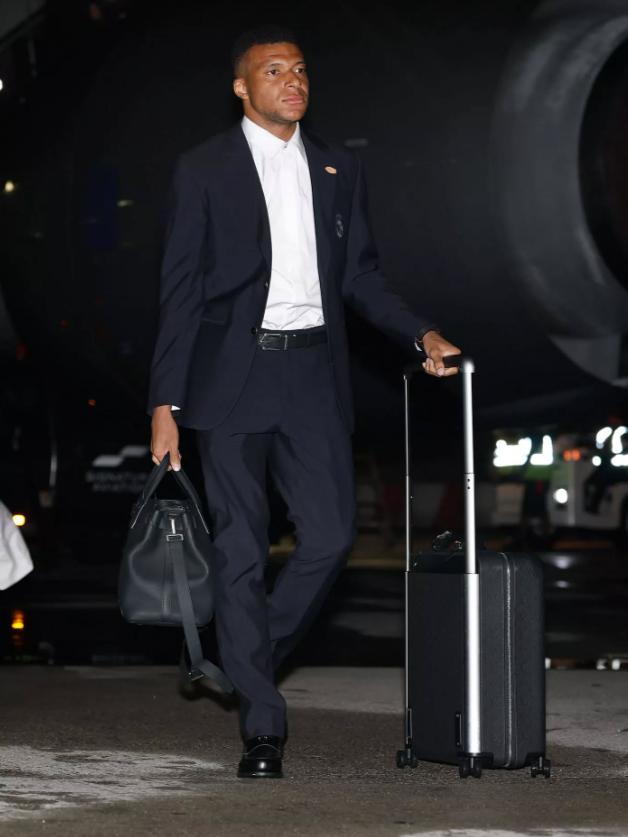 Các cầu thủ và BHL của Real Madrid đã hạ cánh an toàn tại New York. Ảnh: CLB