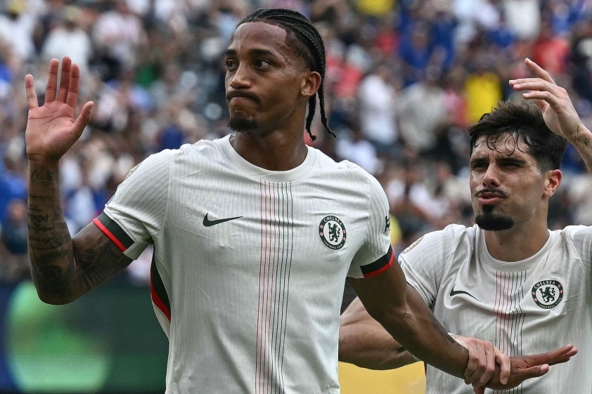 Anh không ăn mừng quá cuồng nhiệt sau 2 bàn thắng này (Ảnh: SkySport)