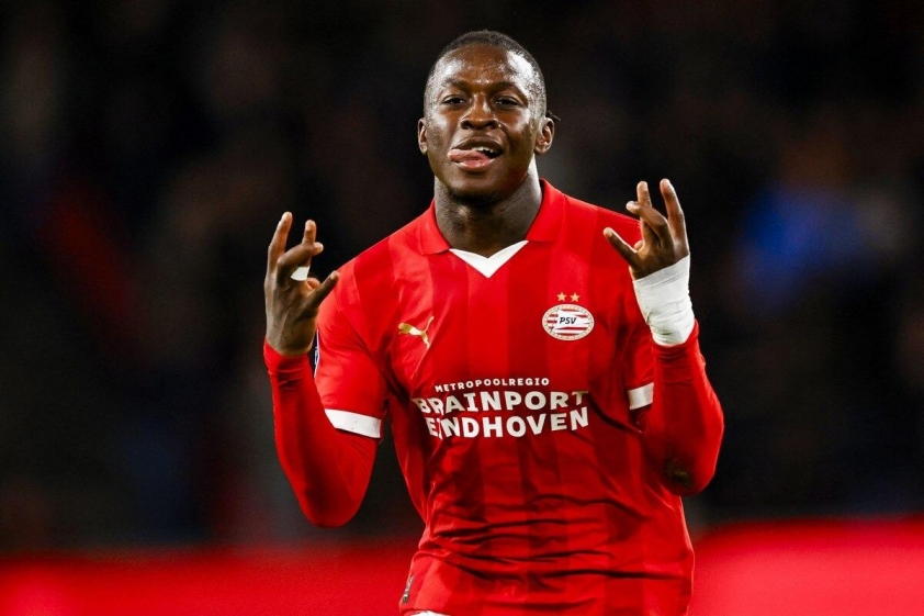 Ten Hag được cho là tin vào Johan Bakayoko hơn là Garnacho.