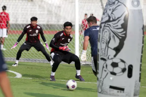 Quyết định này có thể kìm hãm sự phát triển của bóng đá Indonesia. Ảnh: BOLA