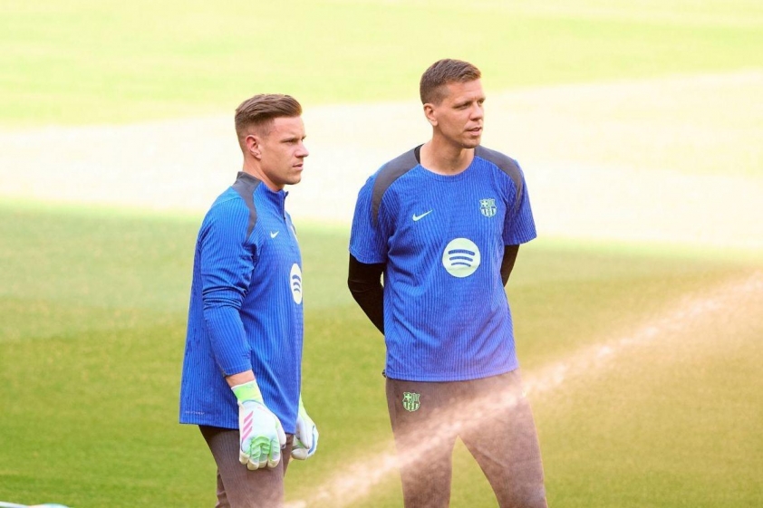 Ter Stegen dường như đang bất đồng quan điểm với Barcelona. (Ảnh: Fran Santiago)