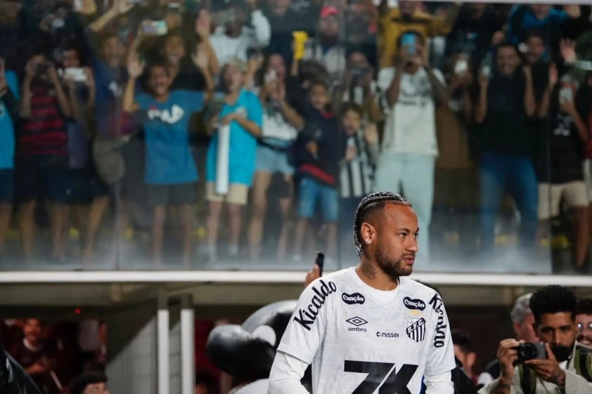 Sức hút của Neymar ở Brazil vẫn là rất khủng khiếp (Ảnh: Globo Esporto)