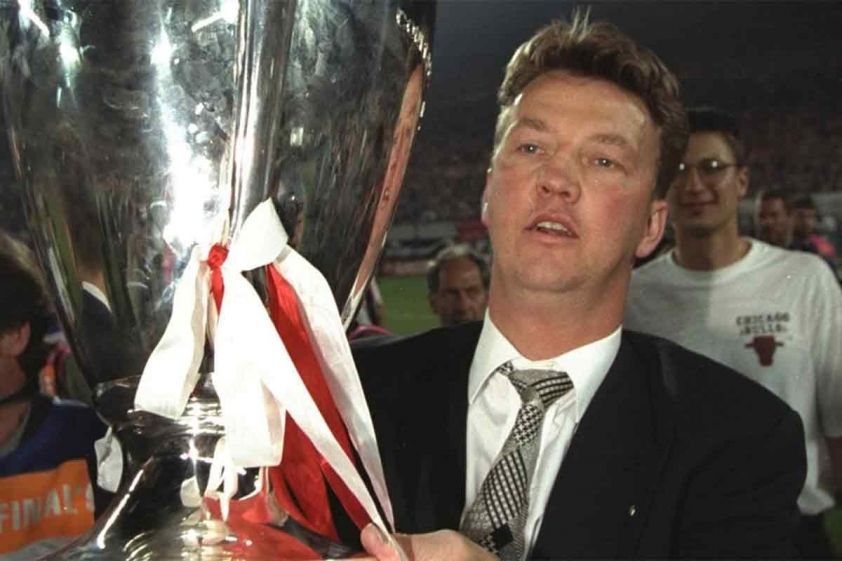 Louis Van Gaal là HLV thành công bậc nhất lịch sử bóng đá (Ảnh: UEFA).