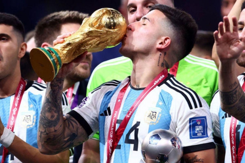 Enzo Fernandez vô địch FIFA World Cup 2022 cùng ĐT Argentina (Ảnh: The Real Champs).