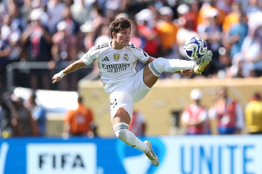 Fran Garcia đối mặt với sự cạnh tranh vị trí cực kì gắt gao tại Real Madrid (Ảnh: Buda Mendes)