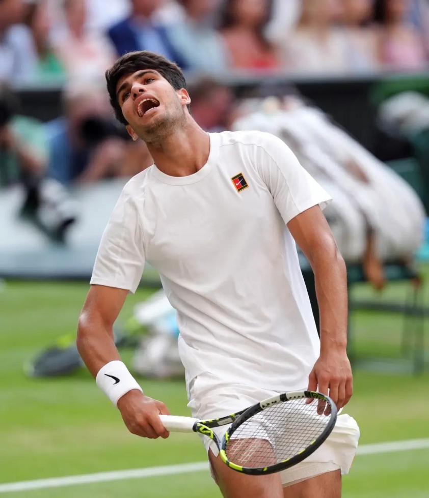 Carlos Alcaraz phải chịu thất bại đầu tiên trong trận chung kết Grand Slam.