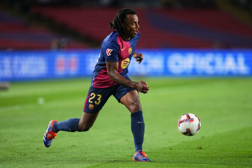 Ngôi sao người Pháp là trụ cột hàng thủ Barca suốt những năm qua (Ảnh: GOAL)