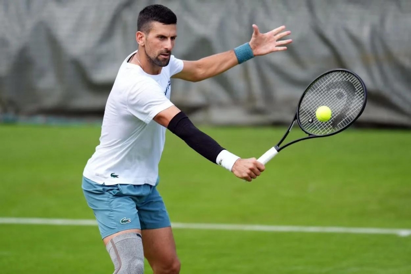 Novak Djokovic cho biết anh chắc chắn có kế hoạch chơi ở Wimbledon ít nhất một lần nữa.
