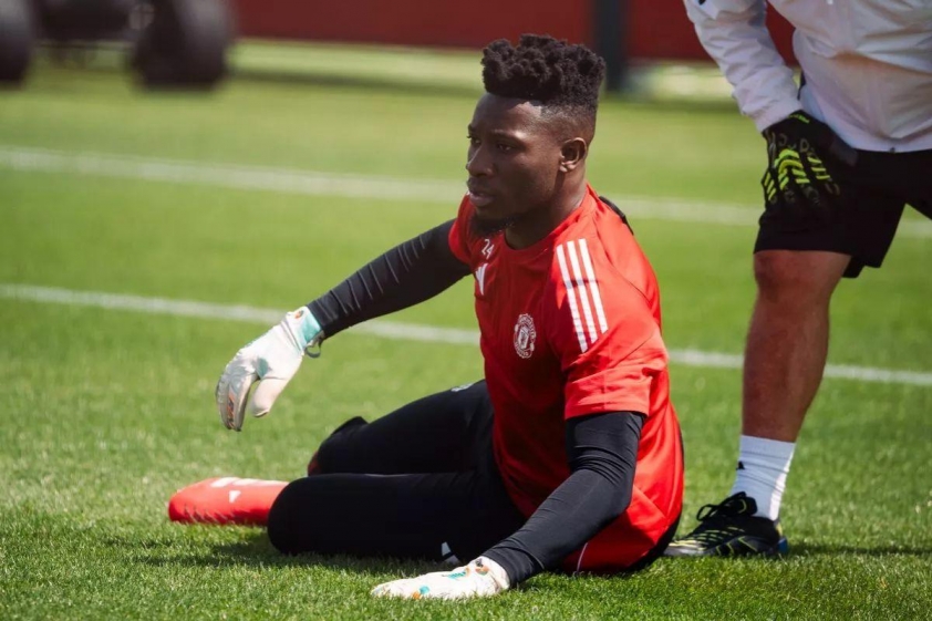 Onana đang hướng tới mục tiêu trở lại trong trận giao hữu thứ 4 của Man United (Ảnh: The Mirror).