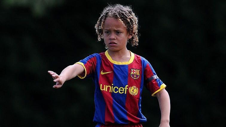 Xavi Simons từng được đào tạo tại học viện Barcelona (Ảnh: Juinen)