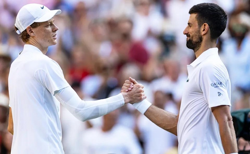 Jannik Sinner đánh bại Novak Djokovic ở bán kết Wimbledon.