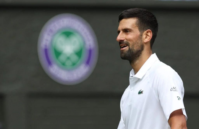 Djokovic đã có tổng cộng 900 tuần góp mặt trong top 10 thế giới xuyên suốt sự nghiệp.
